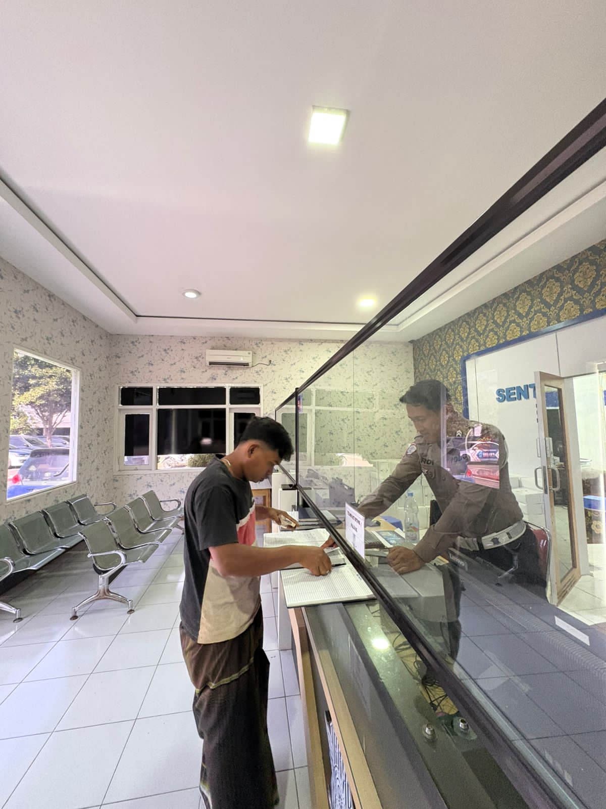 Pelayanan Humanis Polisi Tuban: Polantas Menyapa Jadi Penghapus Kekhawatiran Warga