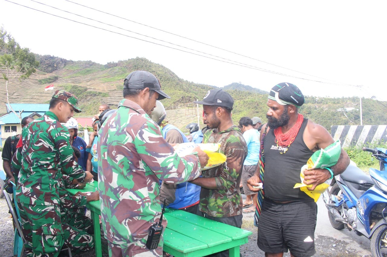 Gerakan Pangan Murah Kodim 1714/Puncak Jaya, Wujud Kepedulian Untuk Stabilitas Harga Beras