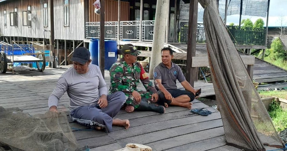 Pererat Hubungan Dengan Warganya, Babinsa Liang Gelar Komsos
