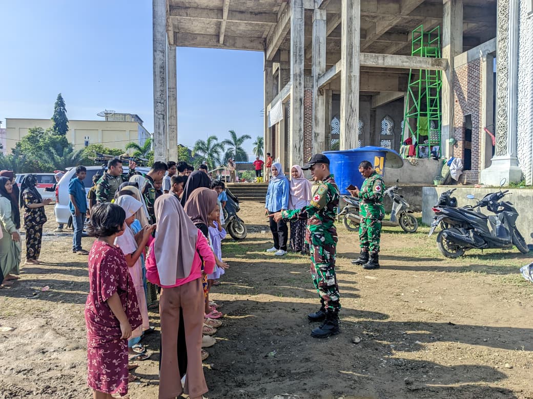 TNI dan Unsyiah Gelar Trauma Healing untuk Anak Korban Banjir di Pidie Jaya