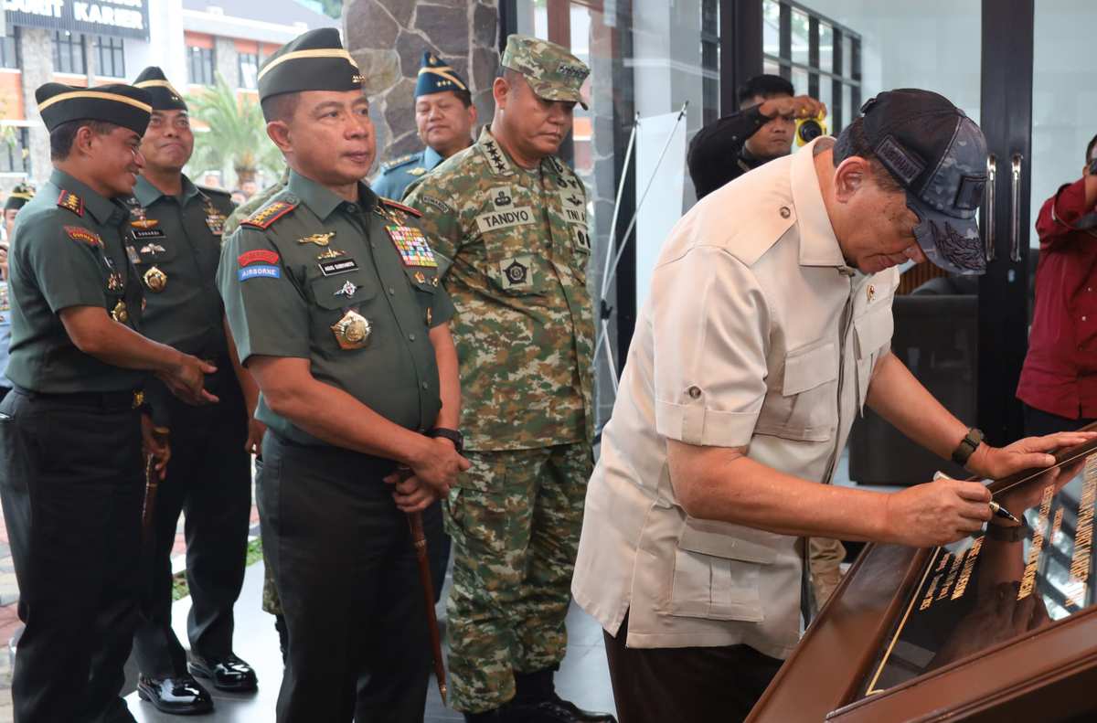 WhatsApp Image 2025-12-30 at 07.57.22 (1) Panglima TNI Dampingi Menhan Resmikan Sarpras Dik Pa PK TNI di Kodiklat TNI Serpong