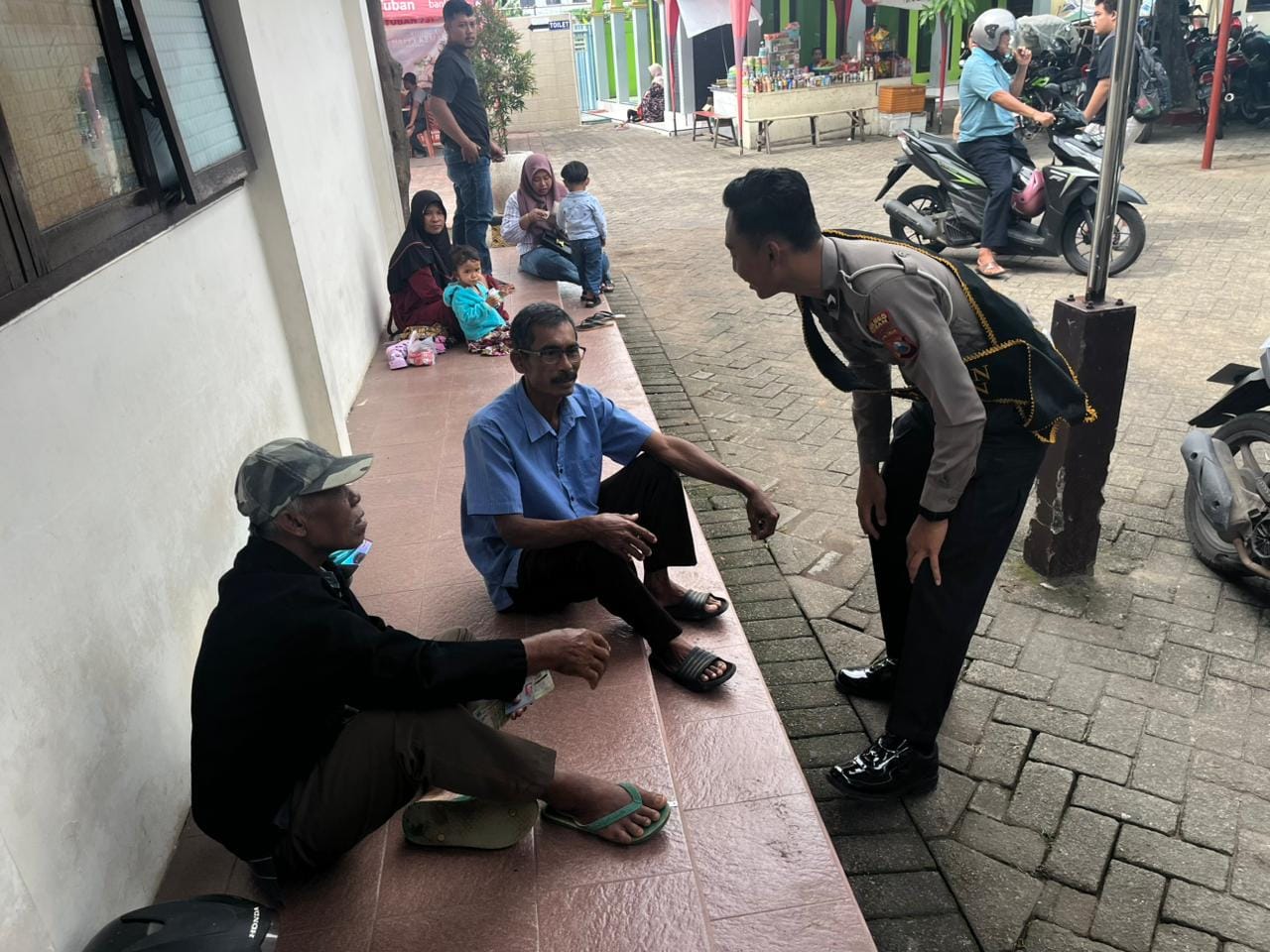 Hadir, Mendengar, dan Membantu