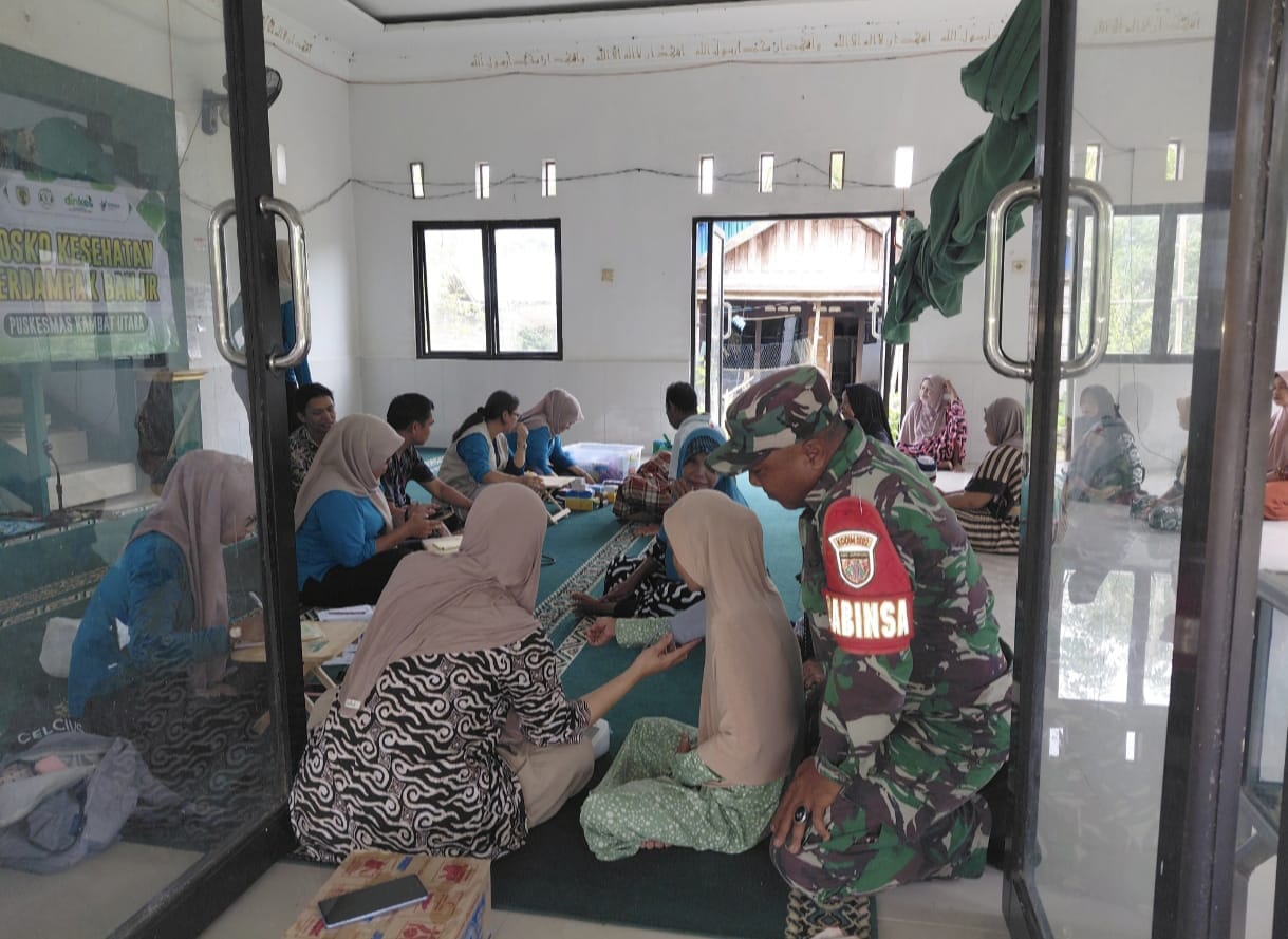 Pastikan Kesehatan Warga Terpantau, Babinsa Pandawan Dampingi Layanan Medis