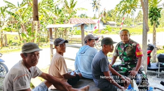 Peduli Warga Binaan, Babinsa Koramil 1505-02/Wasile Gencarkan Komsos Musim Hujan