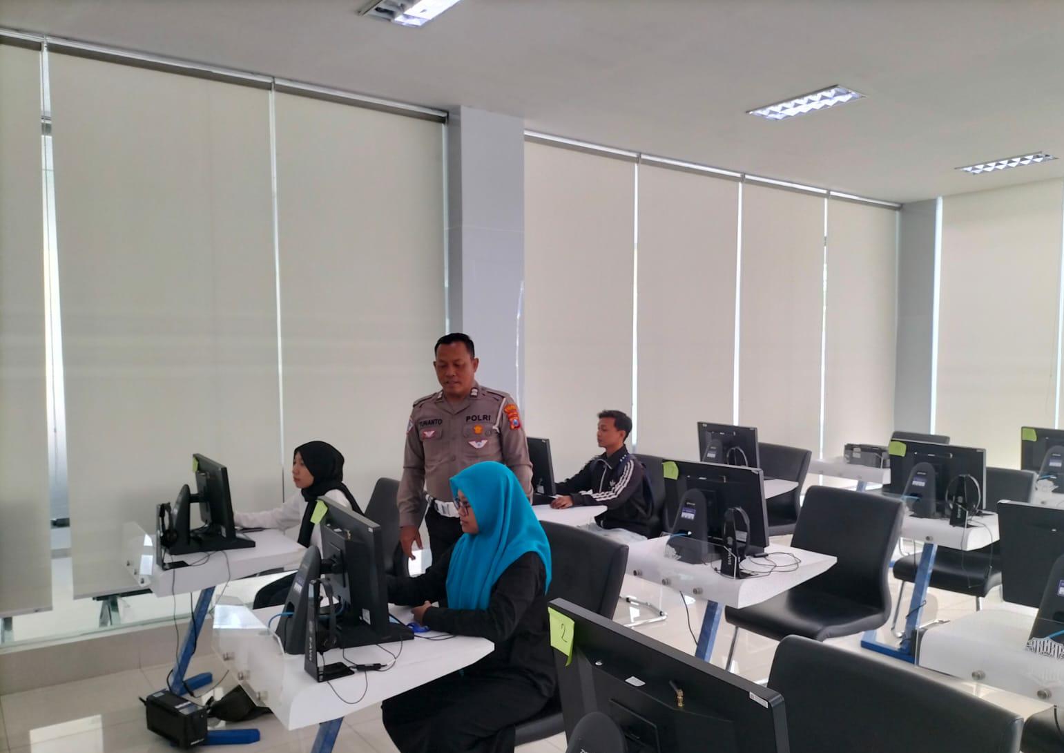 Mengikis Stigma Pelayanan Publik Lewat Polantas Menyapa