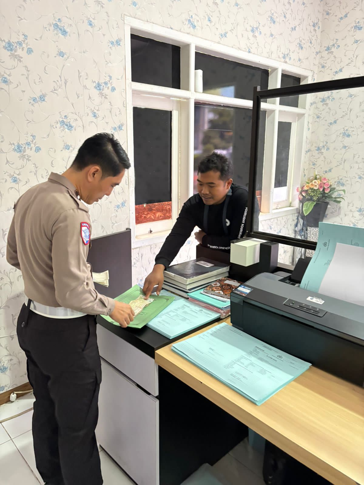 IMG-20260129-WA0011 Pelayanan Publik Tanpa Ketegangan, Model Polisi Humanis