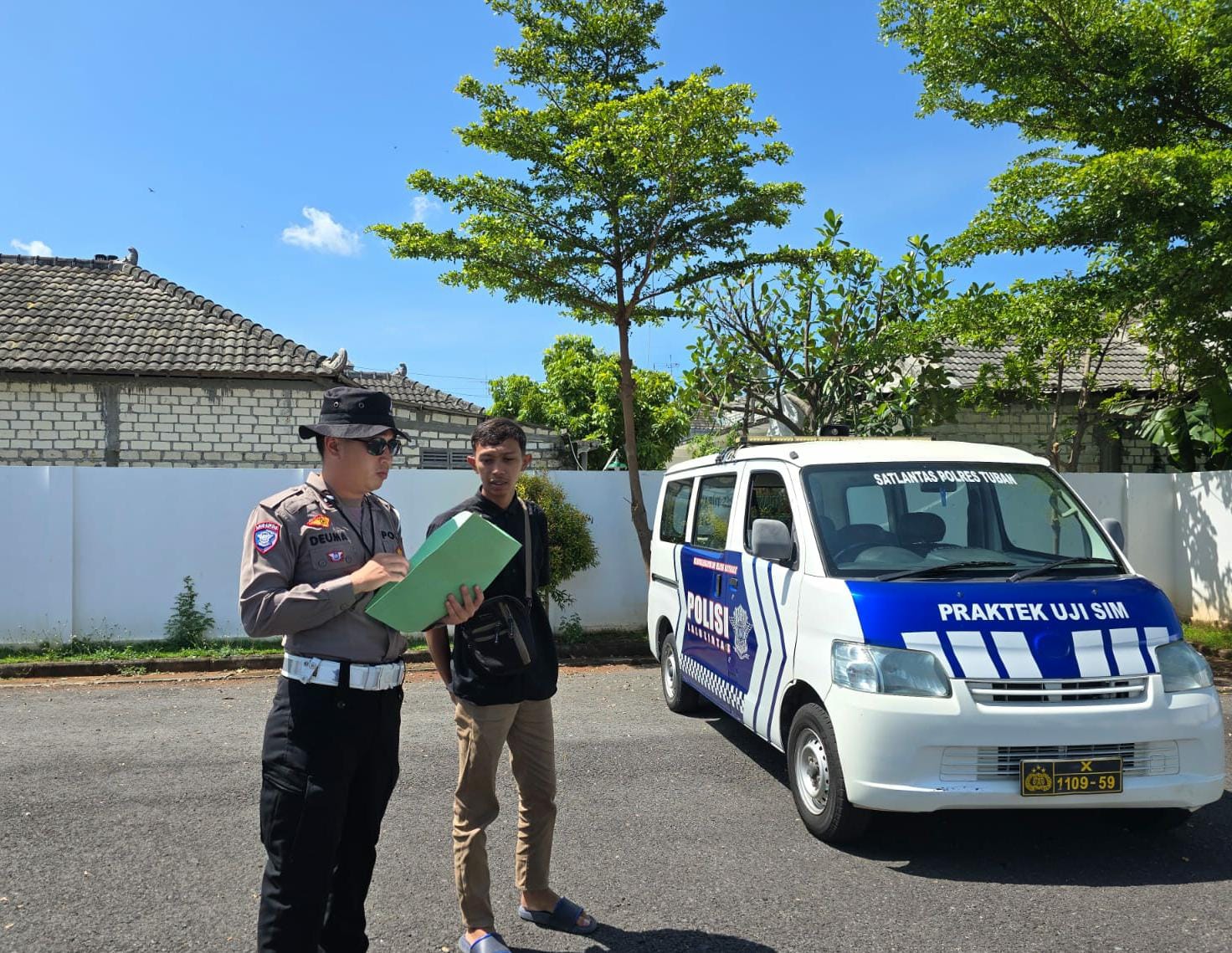 Polisi Hadir Membumi, Polantas Menyapa Jadi Model Pelayanan Humanis