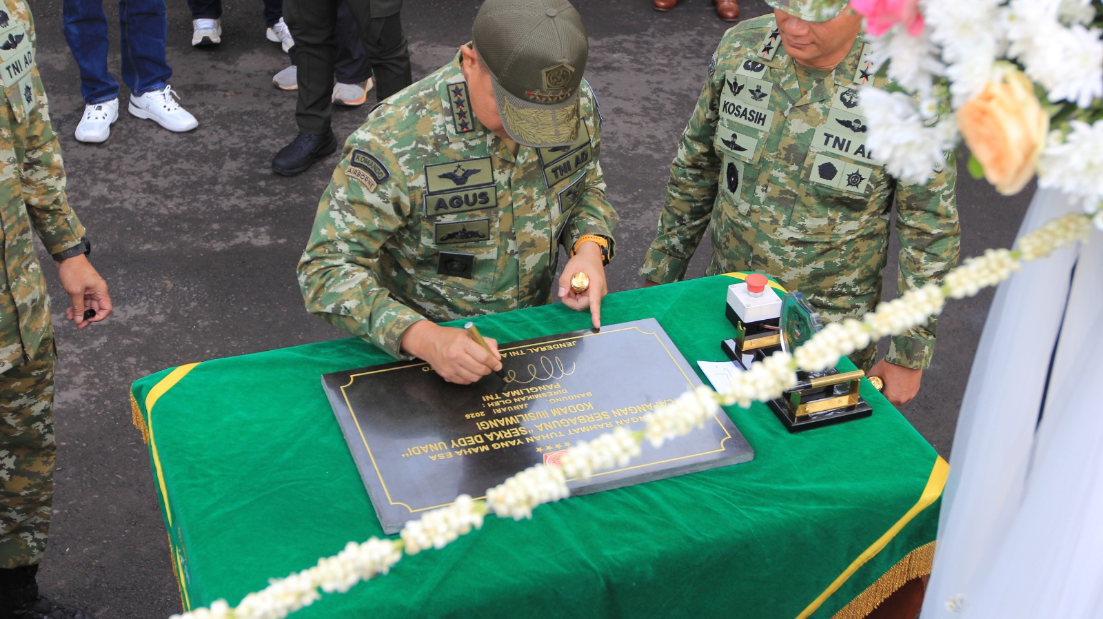 Panglima TNI Resmikan Lapangan Serbaguna di Mako Kodam III/Siliwangi