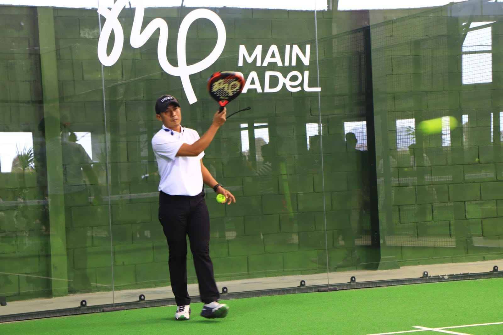 Bersama Forkopimda Dandim 0820/Probolinggo Letkol Inf Ribut Yodo Apriantono Menghadiri Soft Launching Fasilitasi Olahraga Padel