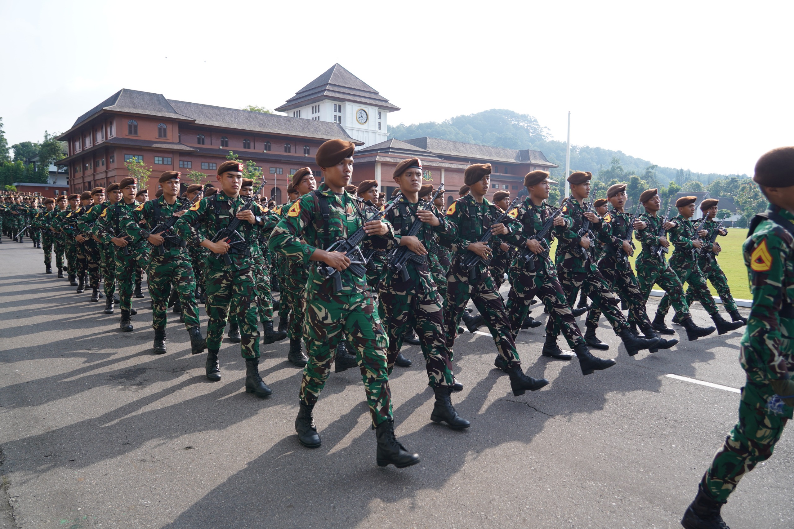 Upacara Bendera Pekan Kedua Februari 2026 Taruna dan Organik Akademi Militer