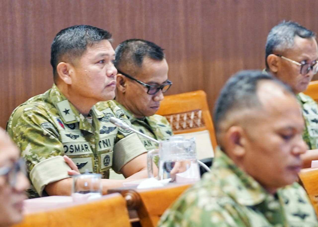 Wapang TNI dan Wamenhan RI Bahas Penguatan Alutsista dalam Rapat Kerja Komisi I di DPR RI