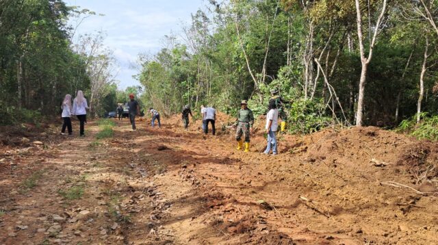 TMMD Ke-127 TA 2026 Kodim 1008/Tabalong Bangun Jalan 1.200 Meter di Desa Barimbun, Hasilnya Mulai Terlihat