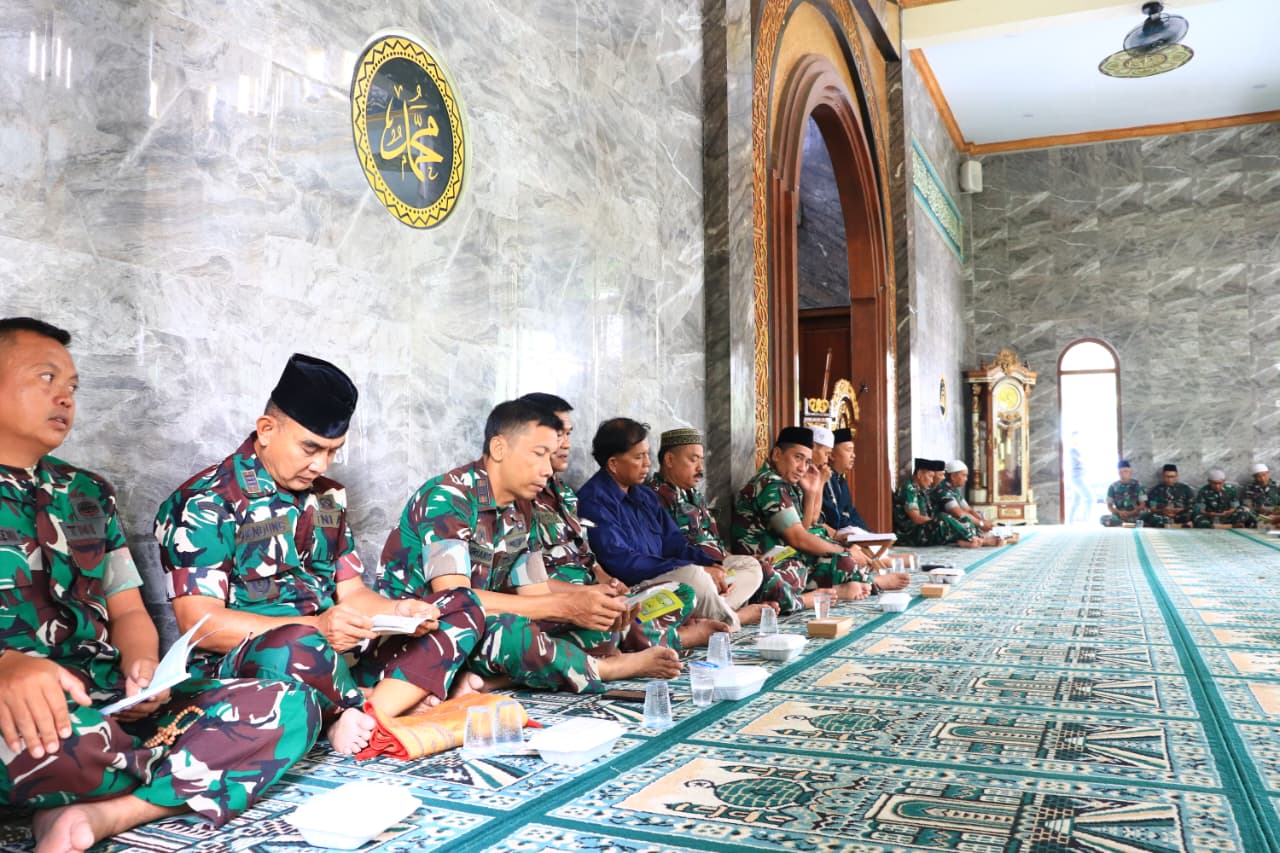 Meningkatkan Keimanan Dan Rasa Syukur, Kodim 0820/Probolinggo Melaksanakan Yasinan Dan Doa Bersama