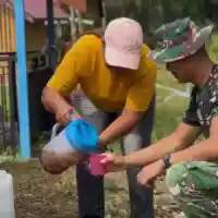 Seteguk Air, Sejuta Makna: Kedekatan Warga dan TNI di Lokasi TMMD