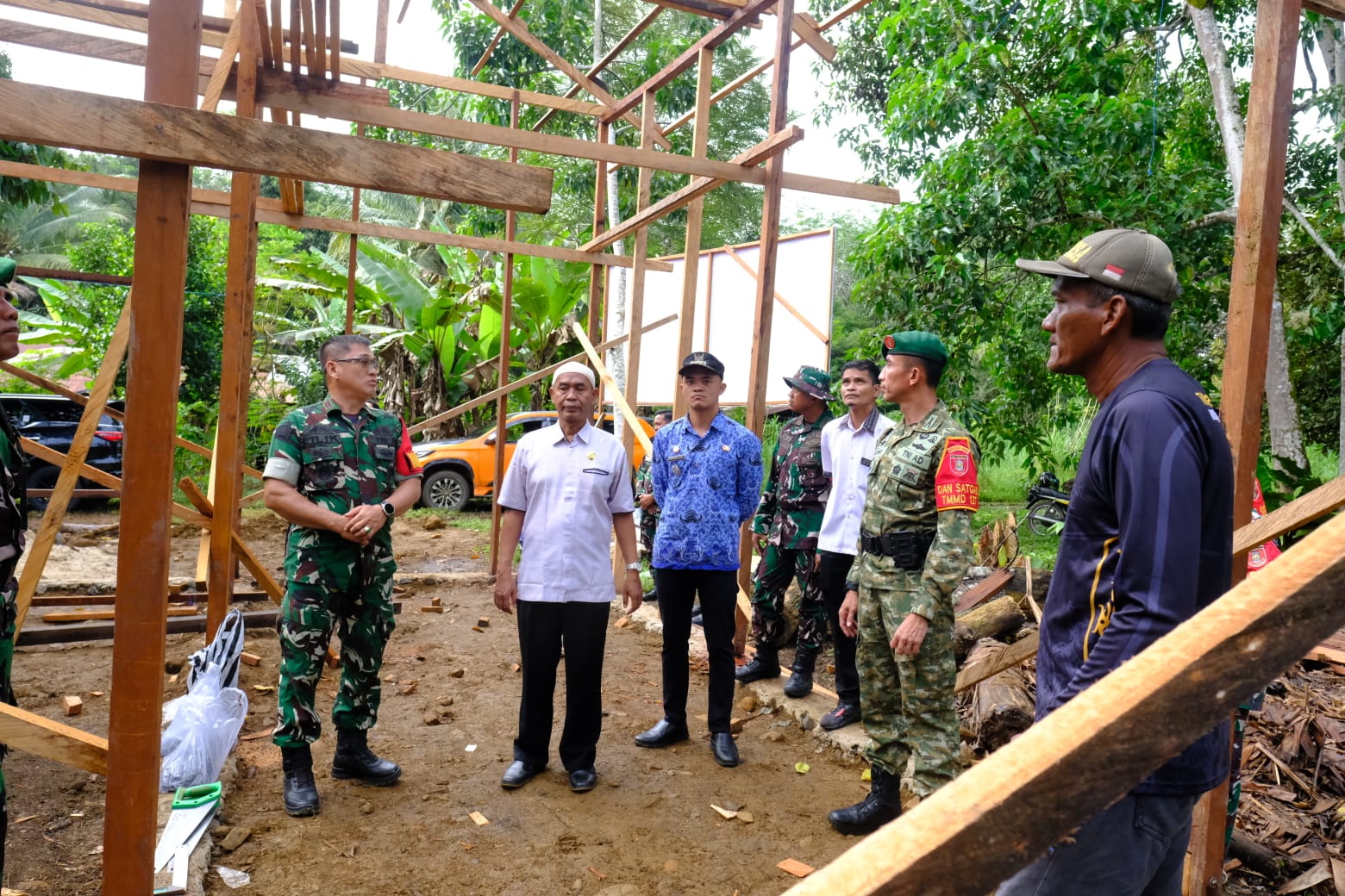 IMG-20260219-WA0007 Dansatgas TMMD Wiltas Ke-127 Bersama Kabid Perkim Tinjau Progres RTLH di Linggang Amer