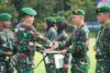 Upacara 17-an Februari 2026, Gubernur Akmil Bacakan Amanat Kasad dan Berikan Penghargaan Prajurit Berprestasi