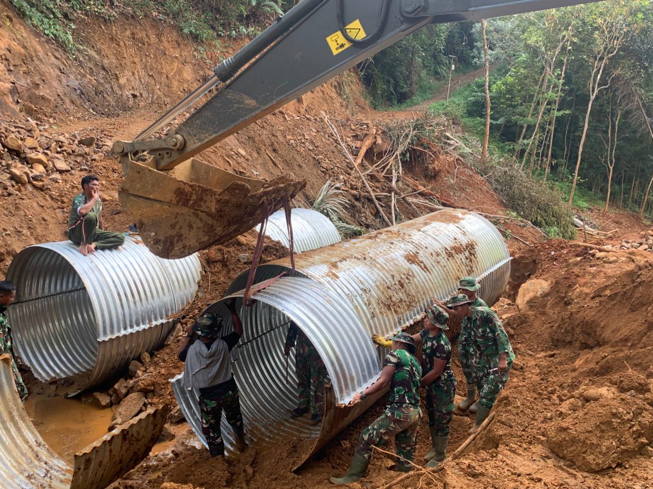 Satgas Gulbencal Kodam I/BB Tuntaskan Jembatan Armco Kedua, Percepat Pemulihan Akses Warga Pascabencana