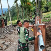 TNI AD Bangun Jembatan Aramco di Agam, Akses Warga Nagari Bayua Kembali Terbuka