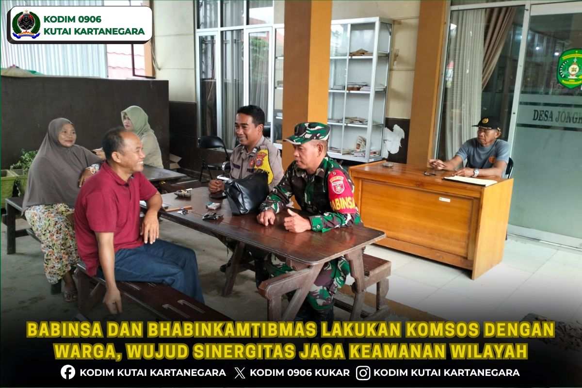 foto website (6) Babinsa dan Bhabinkamtibmas Lakukan Komsos dengan Warga, Wujud Sinergitas Jaga Keamanan Wilayah