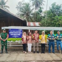 Babinsa Koramil 1008-05/Kelua–Muara Harus Hadiri Penyerahan Dana CSR PT SIS Adaro untuk BUMDes Desa Pasar Panas