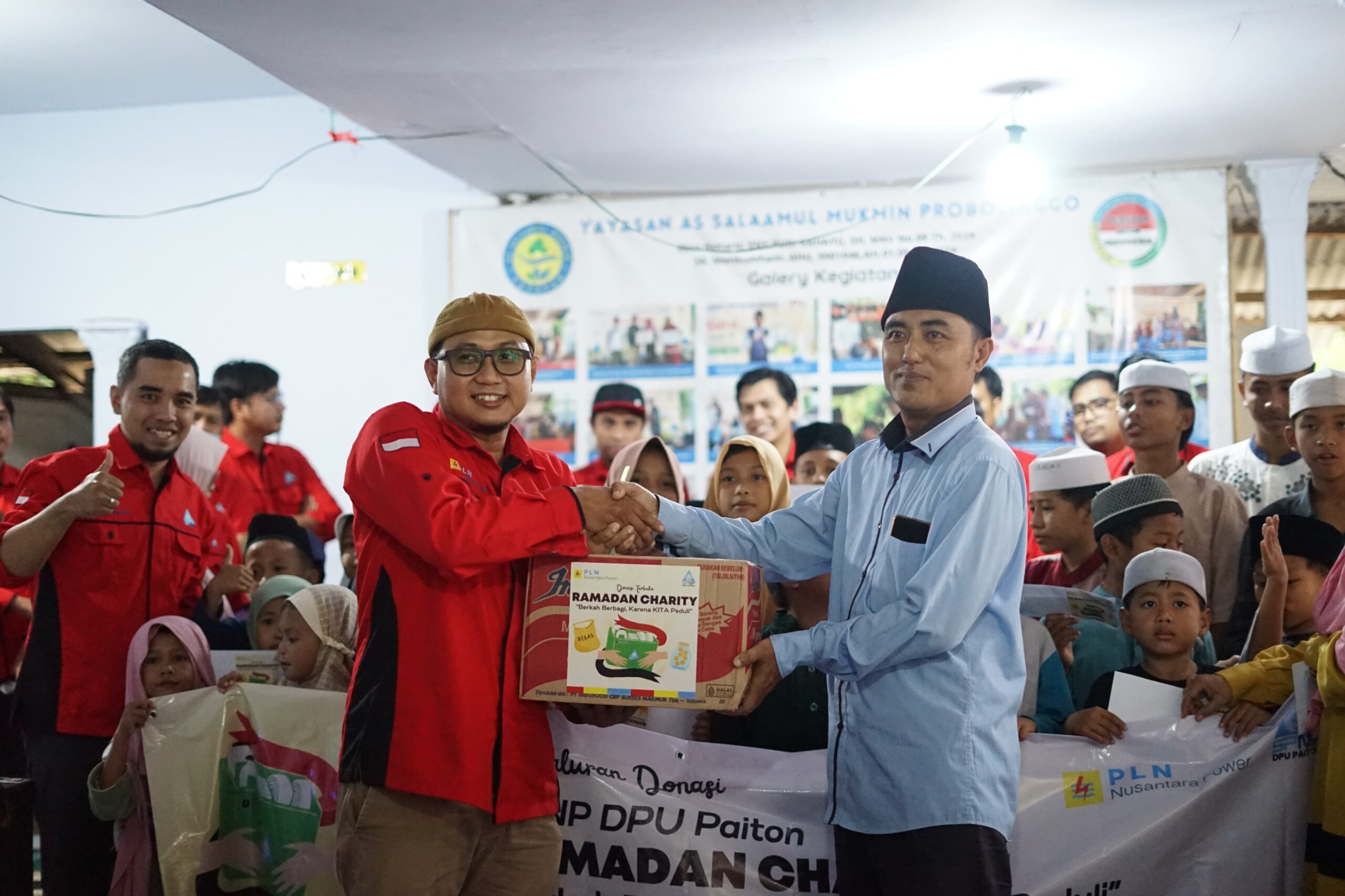 PLN Nusantara Power UP Paiton Serahkan 1.000 Paket Sembako dalam Program Berkah Nusantara Ramadhan 1447 H