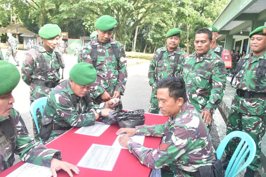 IMG-20260316-WA0051 Wujud Kepedulian Sosial, Prajurit Kodim 1002/HST Tunaikan Zakat Fitrah