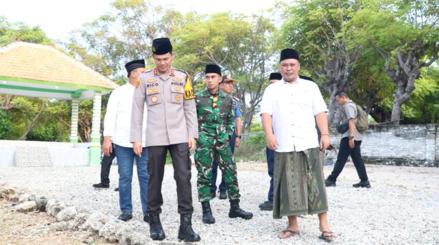 Kodim 0820/Probolinggo Bersama Sejumlah Pihak Pastikan Arus Mudik Dan Balik Ke Pulau Gili Ketapang Berjalan Aman