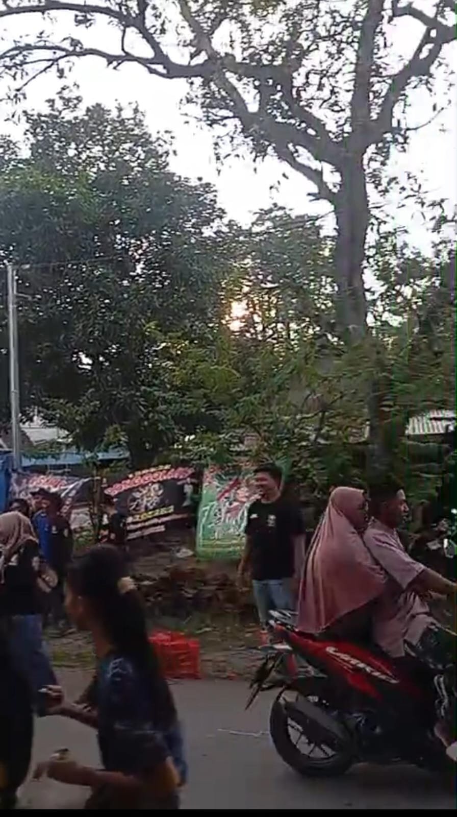 Ratusan Takjil Dibagikan LRN Bancar, Warga Antusias