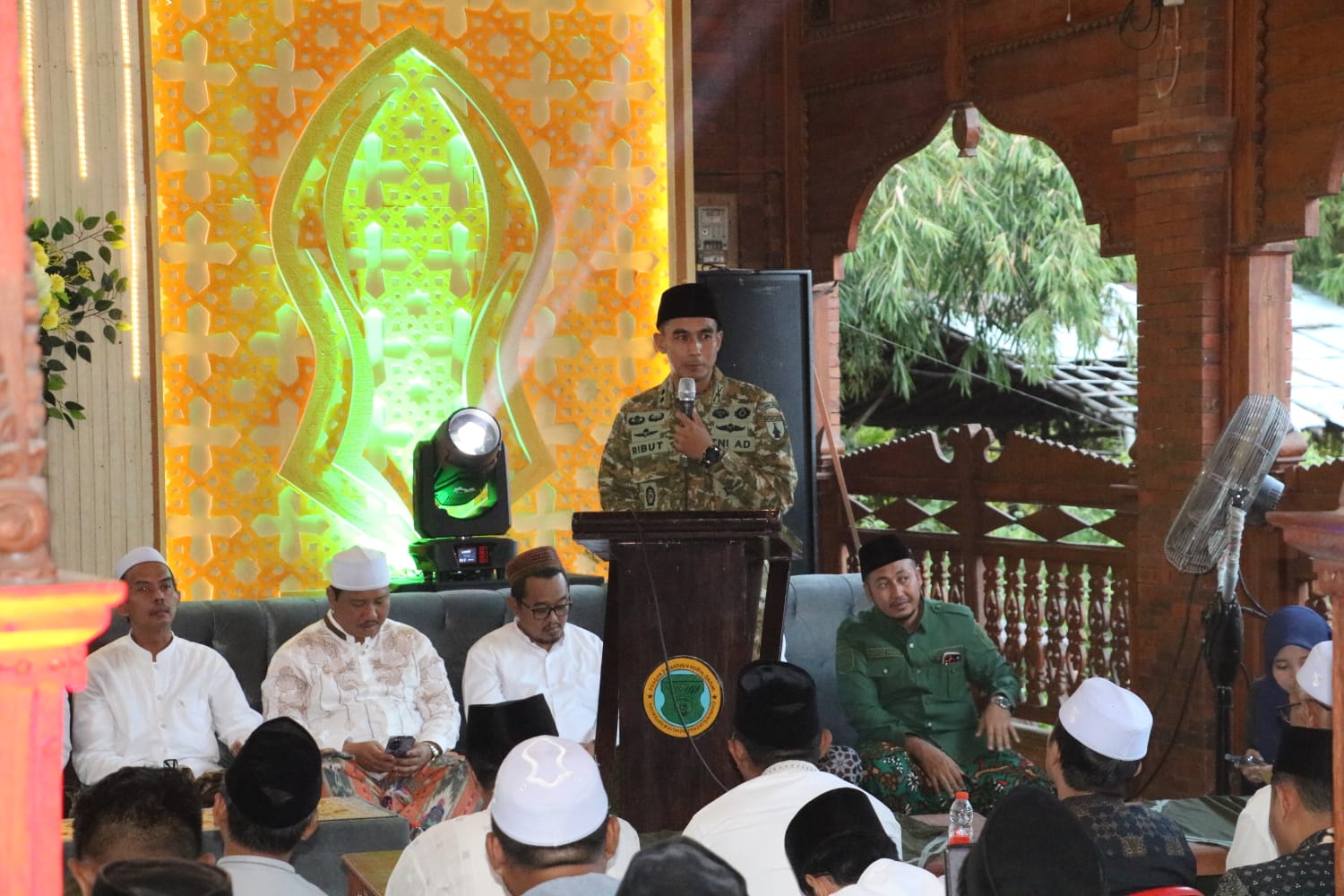 Dandim 0820/Probolinggo Letkol Inf Ribut Yodo Apriantono Kunjungan Kerja Dan Buka Bersama Di Pondok Pesantren Nurul Qadim
