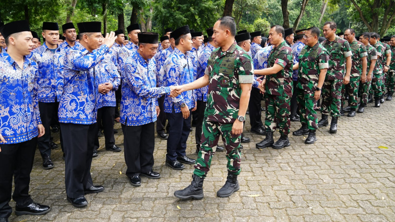 Wujud Penghargaan Pengabdian, Panglima TNI Berangkatkan Umroh Ratusan Prajurit dan ASN TNI