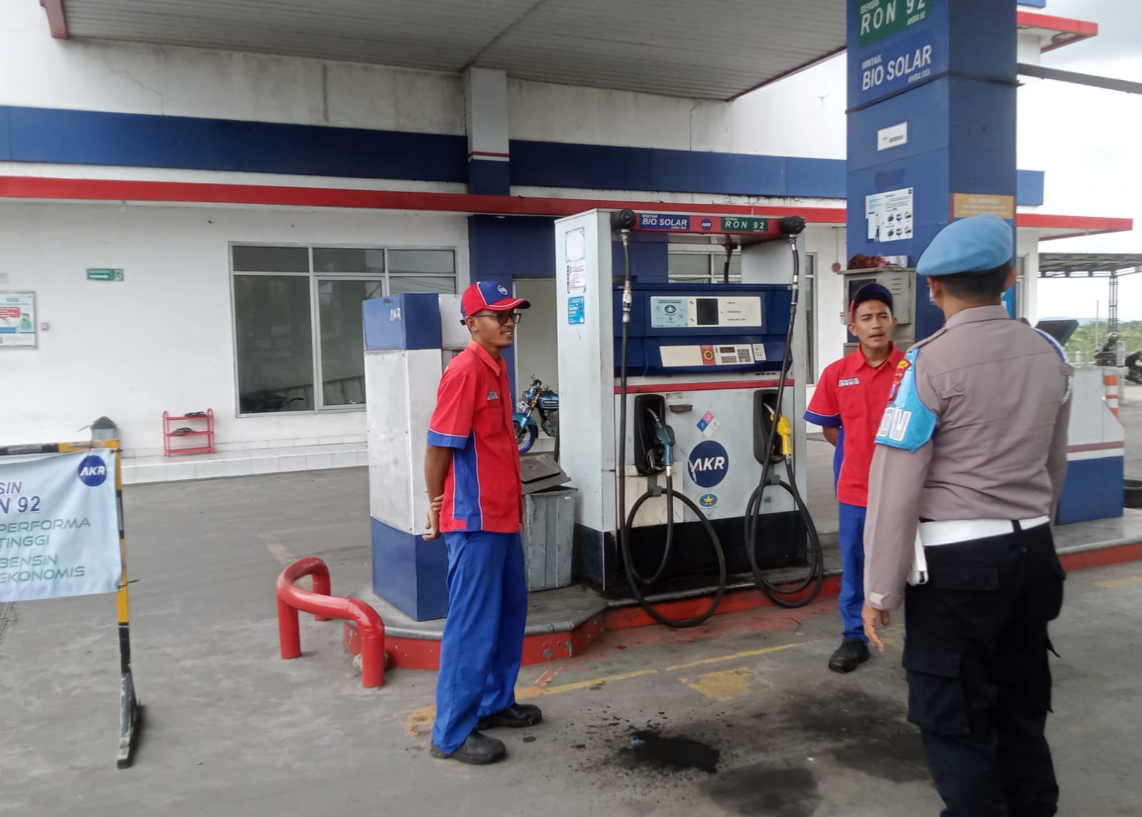 Patroli SPBU, Polsek Widang Sampaikan Himbauan jangan "Panic Buying"