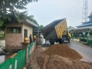 Pembangunan Jembatan Garuda Dipercepat, Material Terus Mengalir ke Lokasi