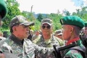 Wapang TNI Dampingi Menhan RI Tinjau Kesiapan Yonif TP 805/KSW di Papua Barat