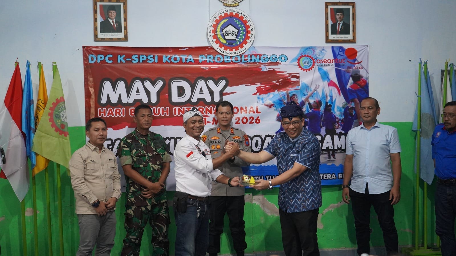 May Day Sejuk di Probolinggo, Buruh-Polisi-Pemkot Duduk Bersama Jaga Kondusivitas