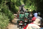 Akses Jalan Sempit, Danrem 083/Bdj Tinjau Lokasi TMMD Ke-128 Gunakan Motor Dinas Babinsa