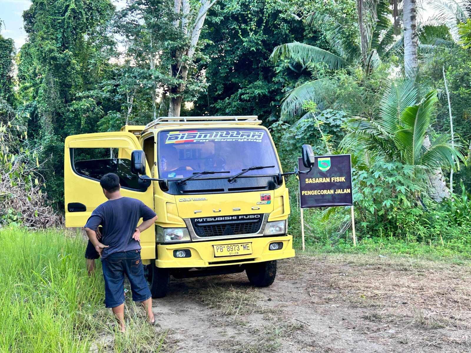 Pengedropan Material Lokal Dipercepat, Satgas TMMD Ke-128 Kodim 1801/Manokwari Kejar Target Pembangunan