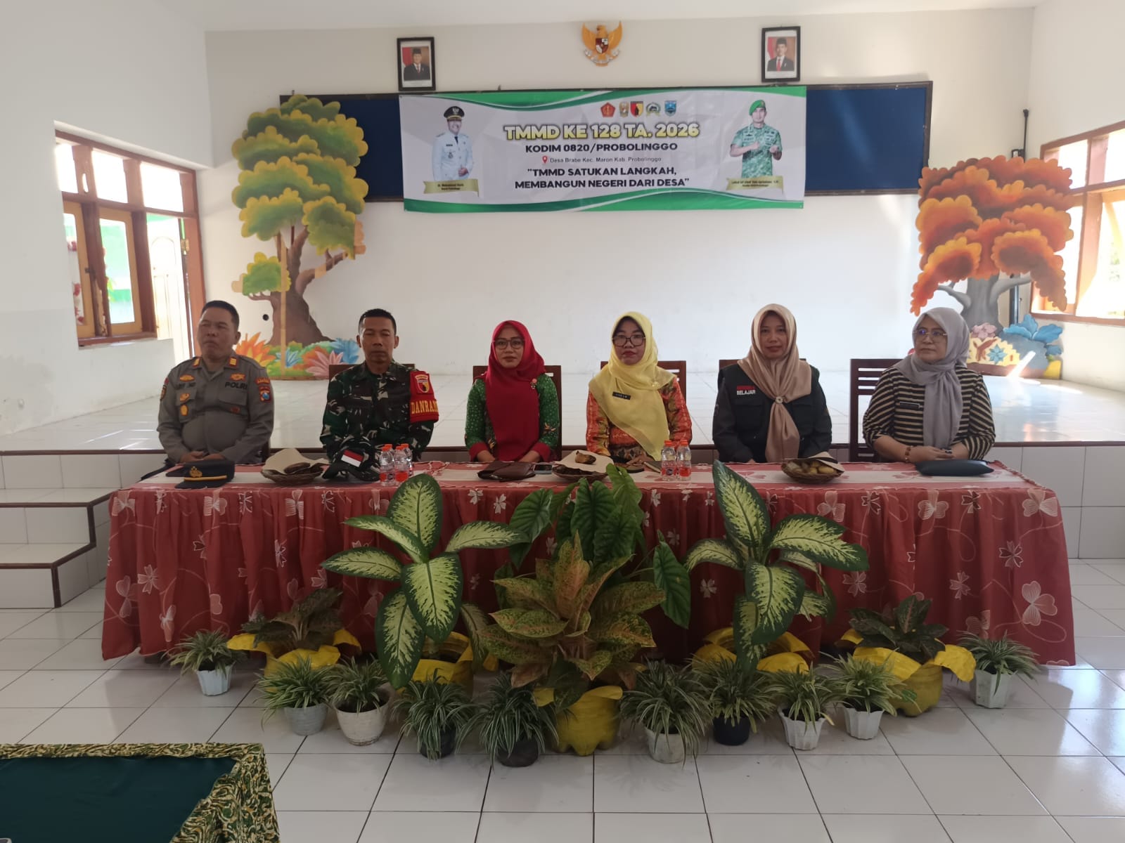 Pembagian ATS TMMD Ke-128, Dukung Semangat Belajar Siswa di Maron Wetan