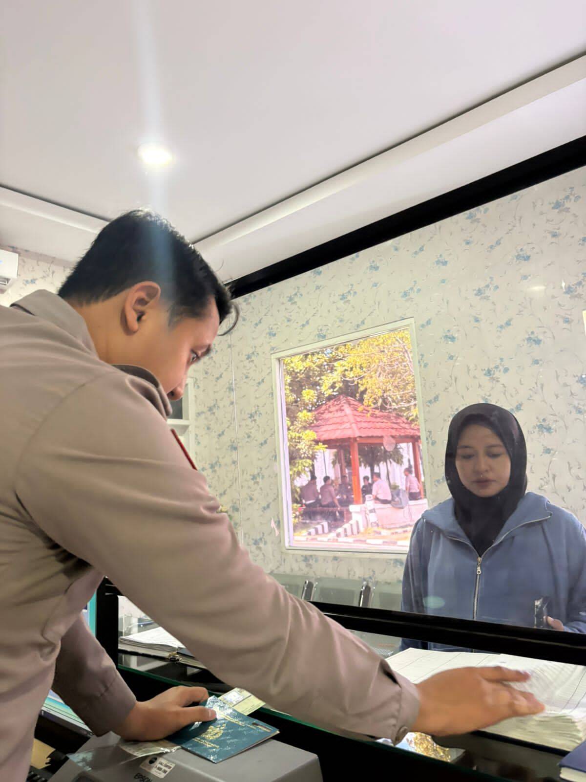 Heboh Pinggir Jalan Tuban, Polisi Jelaskan STNK dan BPKB Tanpa Razia