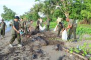 Bersihkan Pantai, Kodim 1505/Tidore Tunjukkan Kepedulian terhadap Lingkungan Pesisir