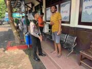 Ramai di Pinggir Jalan Tuban, Warga Curhat STNK dan SIM ke Polantas Tuban