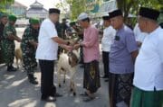 Semangat Berbagi di Idul Adha, Kodim Bojonegoro Salurkan Daging Kurban