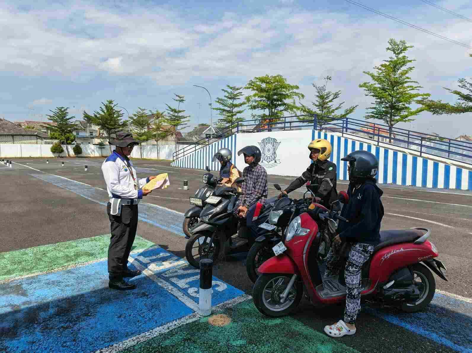 Cerita Warga Tuban yang Akhirnya Paham Urus SIM Berkat Polantas Tuban