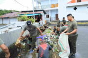 Kodim 1505/Tidore Gelorakan Budaya Bersih Lewat Aksi Jum’at Berkah