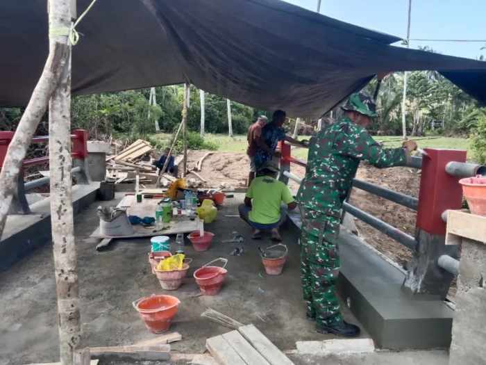Jembatan Garuda Kian Berdiri Megah, Kodim 1505/Tidore dan Warga Lakukan Pengecatan