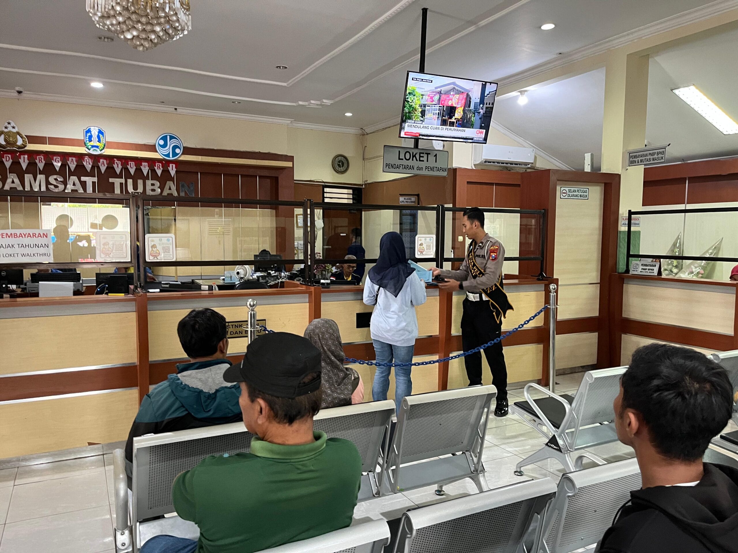 Banyak yang Baru Tahu, Polantas Tuban Buka Konsultasi STNK dan BPKB di Tengah Kota
