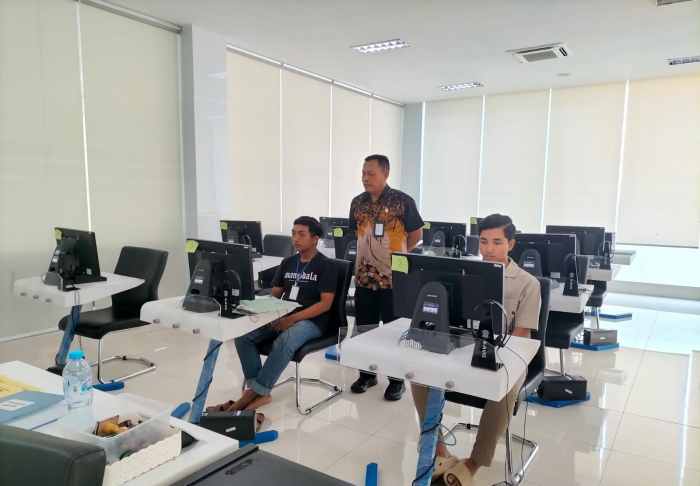 Pagi di Tuban Berbeda: Warga Senang Bisa Tanya Langsung Soal SIM, STNK, BPKB