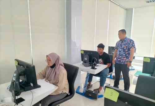 Suasana Tak Biasa di Tuban, Warga Bergantian Datang ke Polantas Tuban Bahas SIM dan STNK