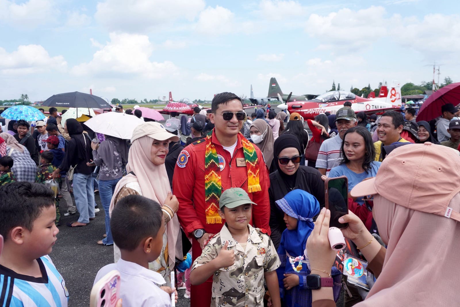 Open Base Jupiter Aerobatic Team di Lanud Sjamsudin Noor, Disambut Meriah Ribuan Warga Banua Padati Apron