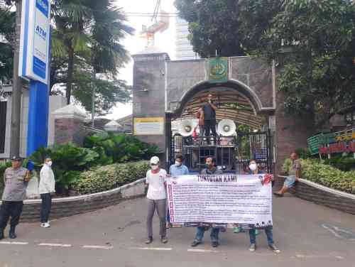 Demo di Kejagung, Mahasiswa Indonesia Timur Serahkan Laporan Dugaan Korupsi