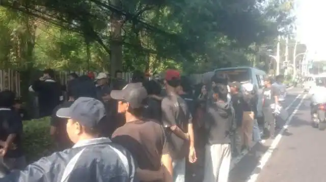 Gerakan Mahasiswa & Pemuda Anti Korupsi Gelar Aksi Damai di Dua Institusi Penegak Hukum